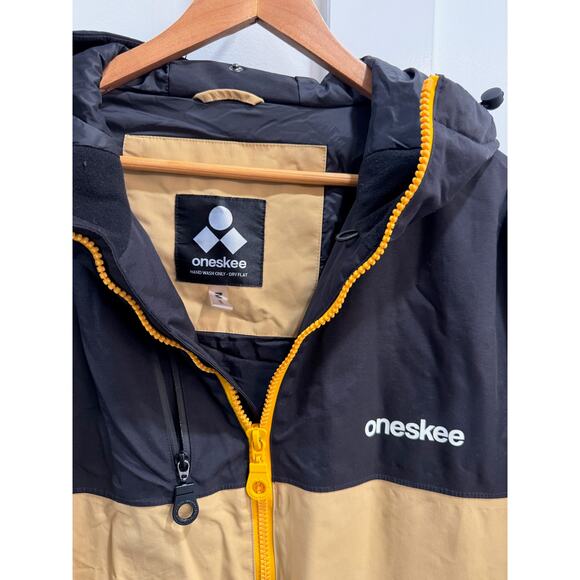 Oneskee Men’s Snow Suit in Sand & Black, Medium (Up to ~5’8″). Lightly used - Picture 2 of 4